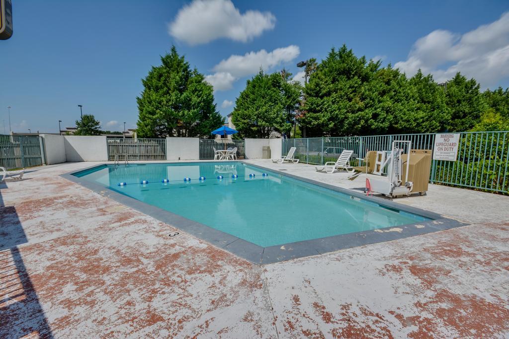 Motel 6 Huntsville - Madison Exterior photo